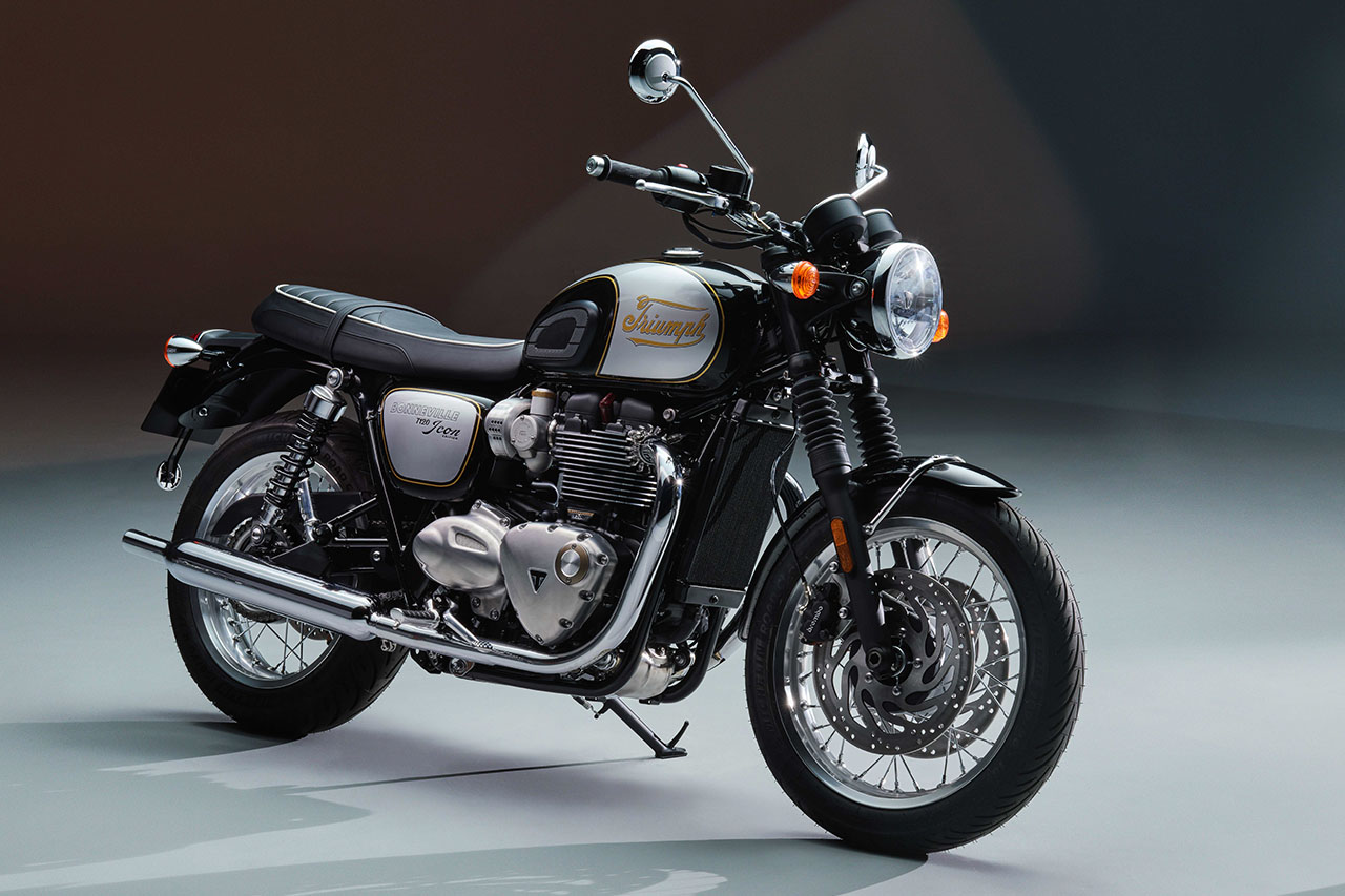 トライアンフ、限定シリーズ『アイコンエディション』の7車種を発表。111年の時を経て筆記体ロゴが復活