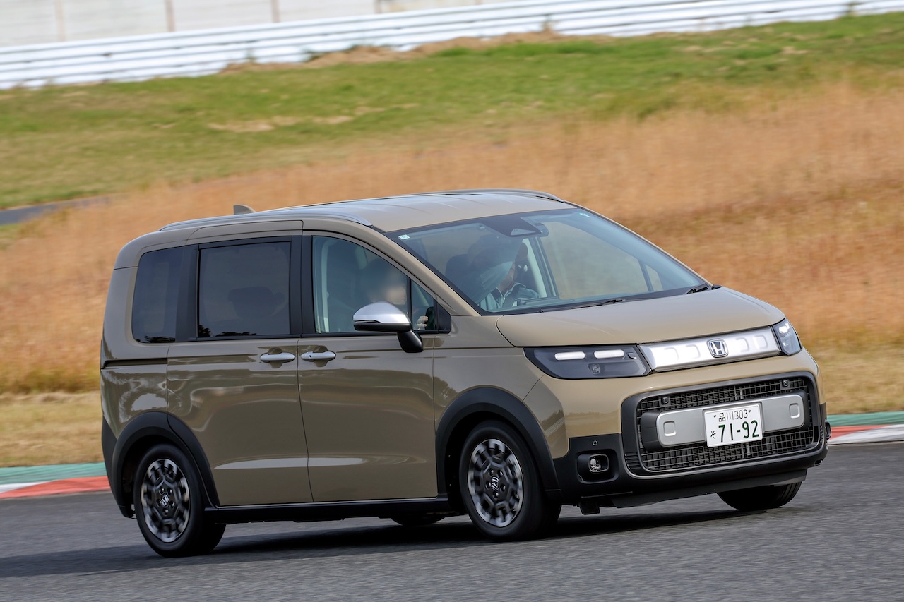 『フリード』が2024-2025日本カー・オブ・ザ・イヤーの大賞受賞。技術部門とあわせてホンダが2冠