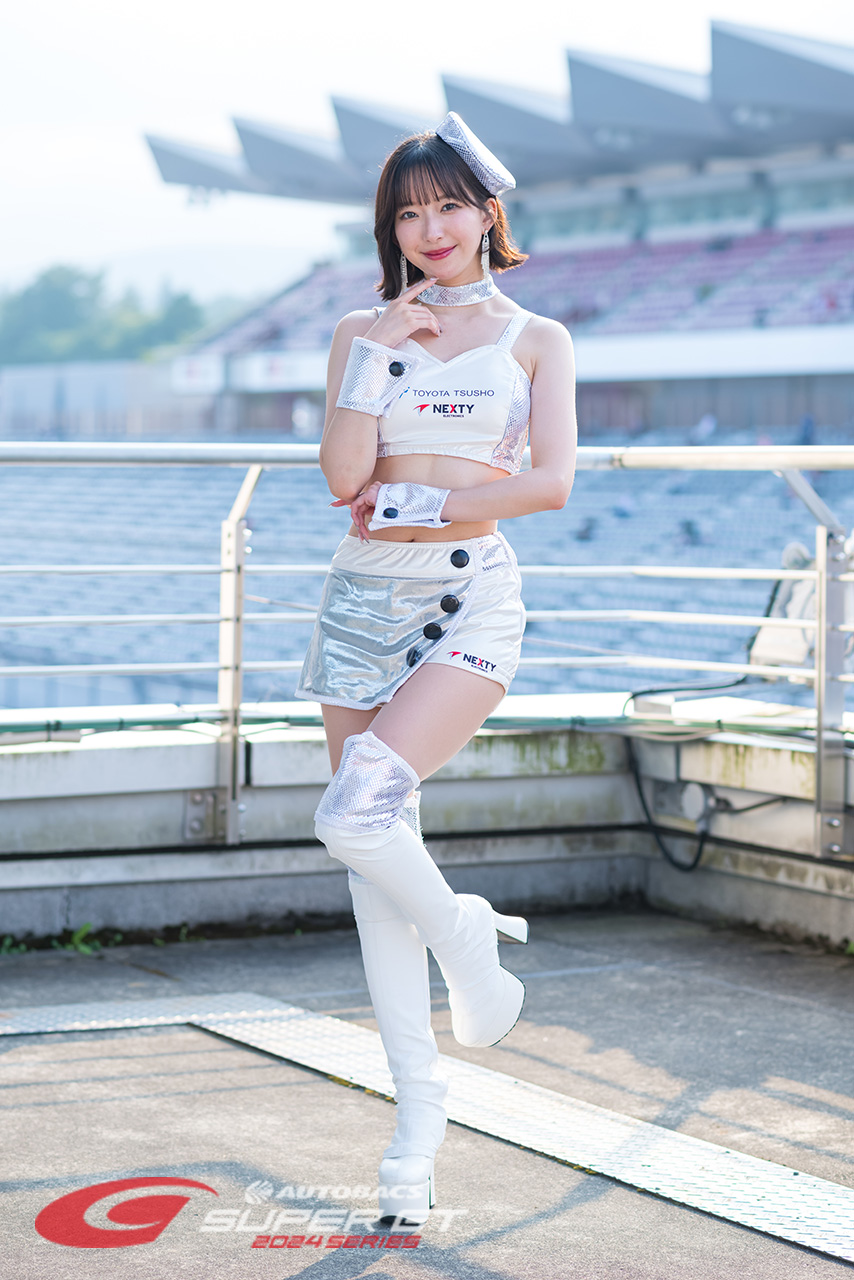 村上楓 aprVictoria 2024年/スーパーGTの写真①