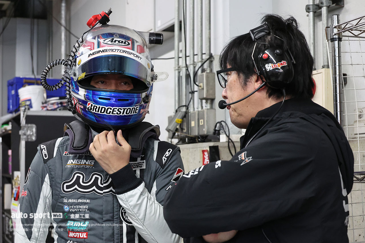 堤優威／渡邊信太郎エンジニア（muta Racing GR86 GT）