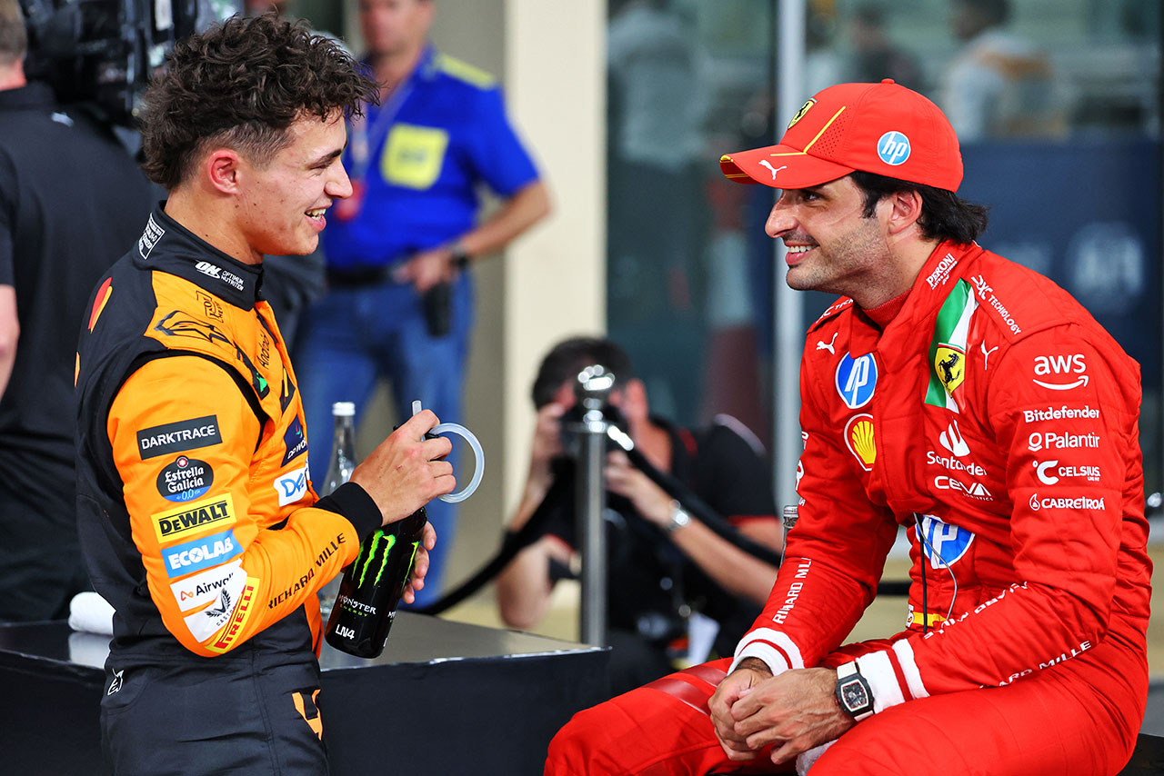 2024年F1第24戦アブダビGP　ランド・ノリス（マクラーレン）とカルロス・サインツ（フェラーリ）