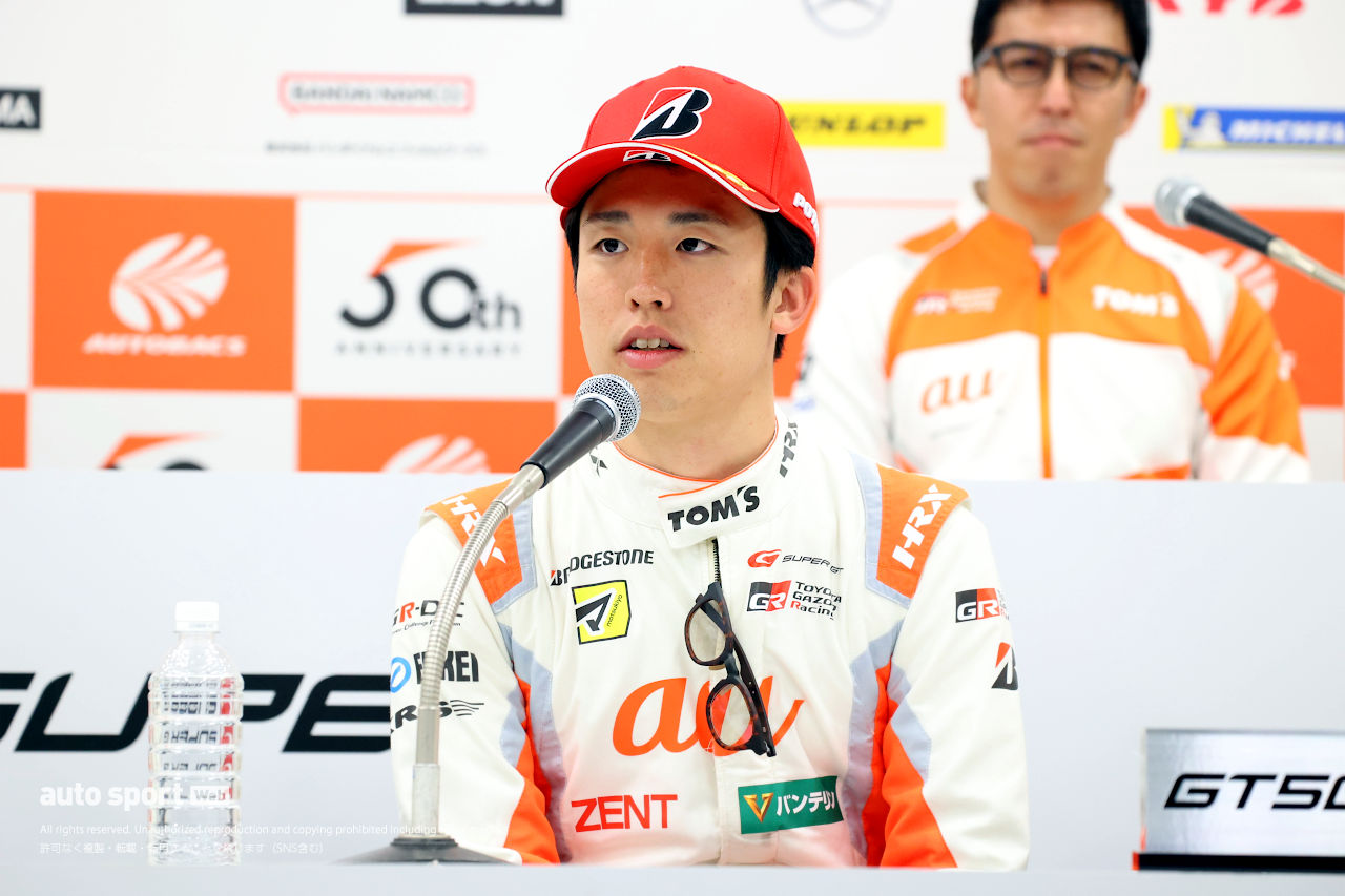 山下健太「スピンがなければ抜かれてた」。坪井翔「速さと強さを一番発揮できたシーズン」【スーパーGT最終戦GT500優勝＆チャンピオン会見】
