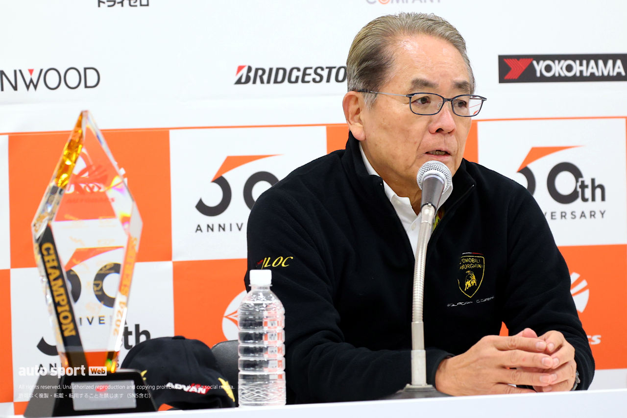 元嶋佑弥「このチームで心中します」。小暮卓史「何年もかけて培われたものが爆発した」【スーパーGT最終戦GT300優勝＆チャンピオン会見】