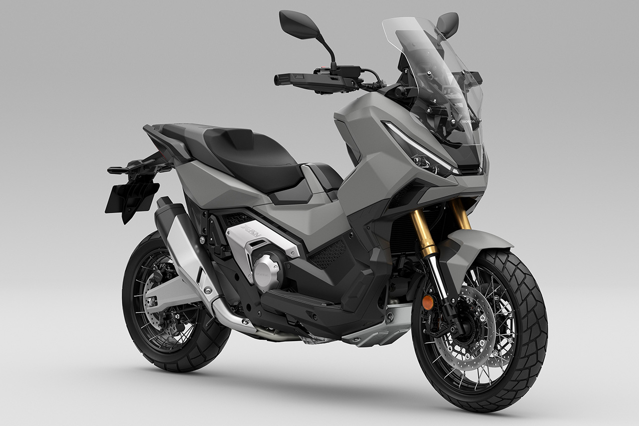 ホンダ、大型クロスオーバー『X-ADV』のマイナーチェンジした最新モデルを発表。12月12日より発売