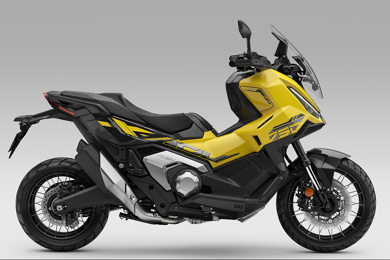 ホンダ、大型クロスオーバー『X-ADV』のマイナーチェンジした最新モデルを発表。12月12日より発売