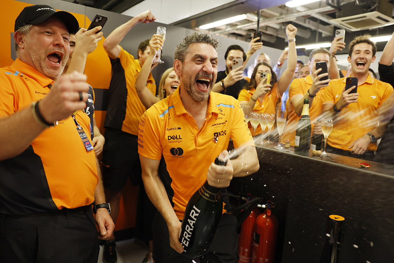 マクラーレンF1のステラ代表が振り返る最終戦。26年ぶりタイトルを脅かした、1コーナーでの接触