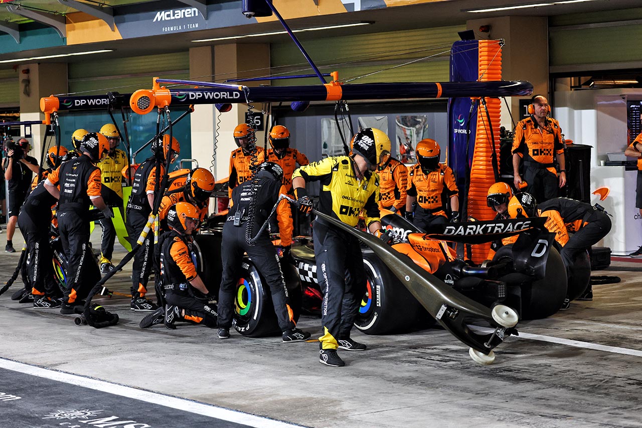 マクラーレンF1のステラ代表が振り返る最終戦。26年ぶりタイトルを脅かした、1コーナーでの接触