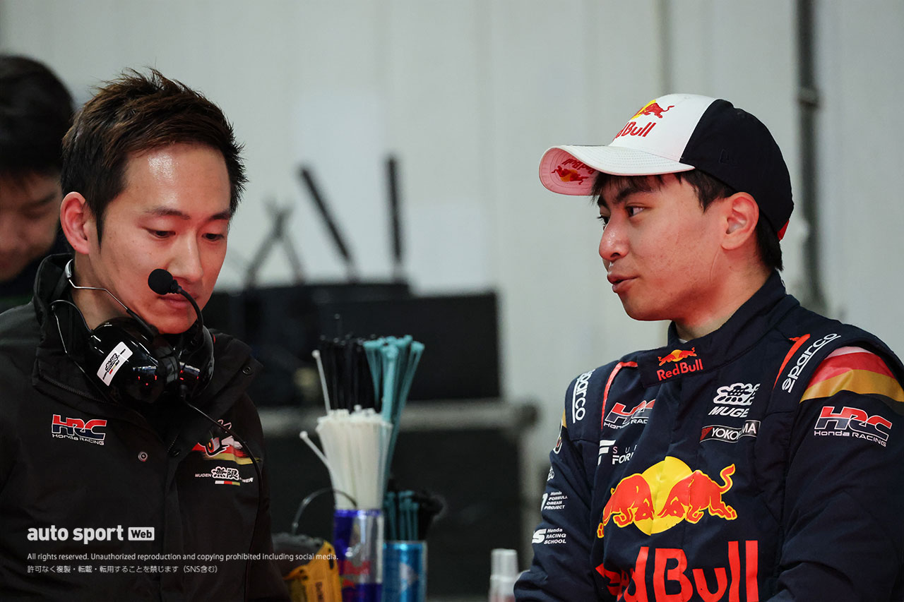 小池智彦チーフエンジニア／岩佐歩夢（TEAM MUGEN）