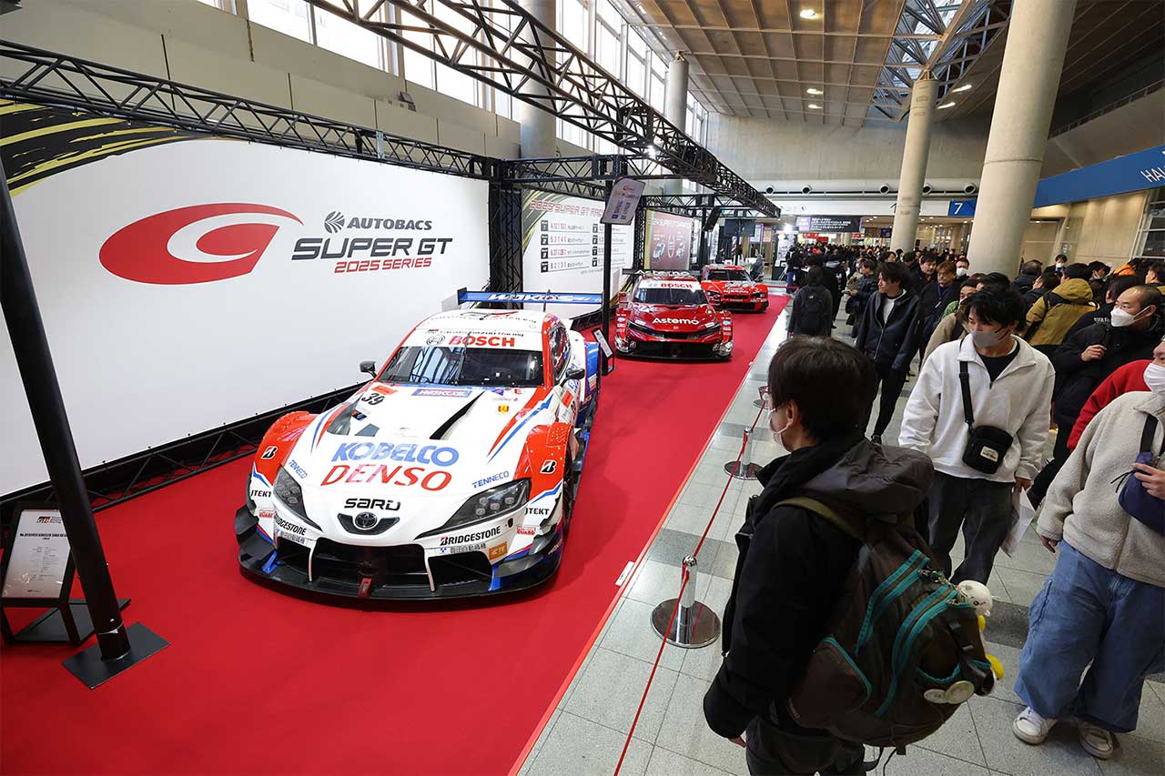 東京オートサロン2025　スーパーGTブース