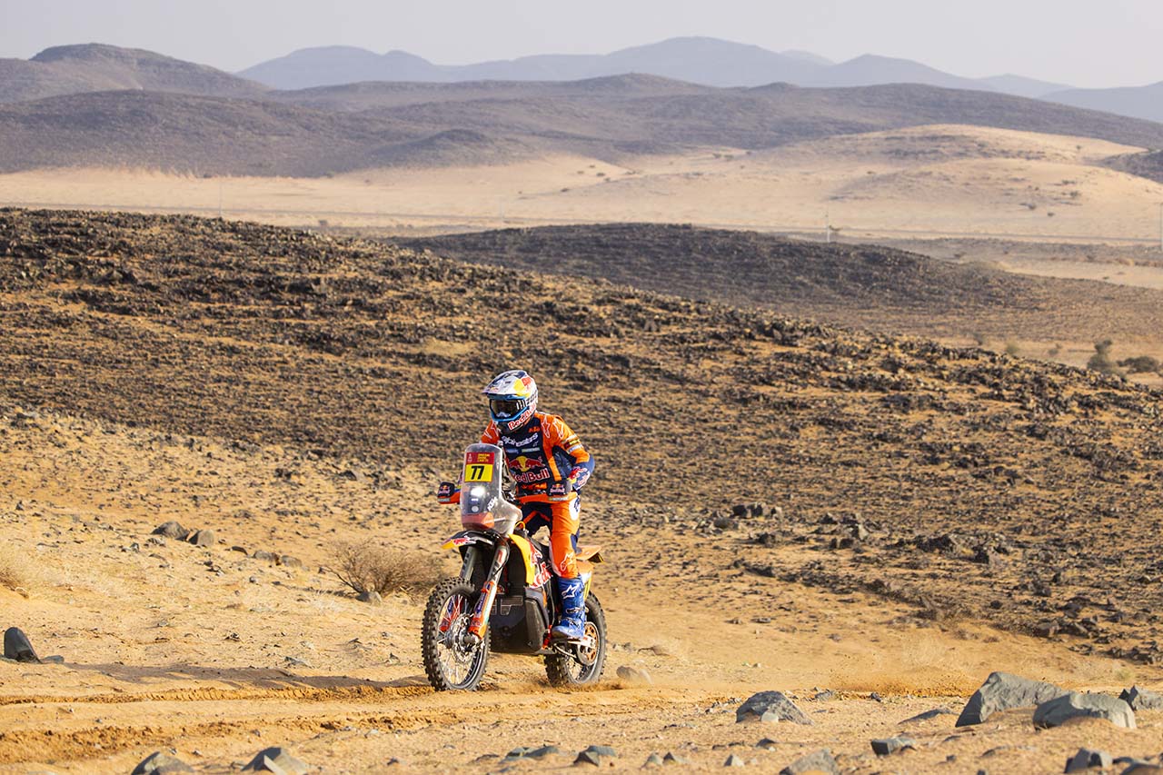 トヨタのラテガンがステージ最速でリード拡大。2輪ではホンダの主力が脱落【ダカールラリー2025】