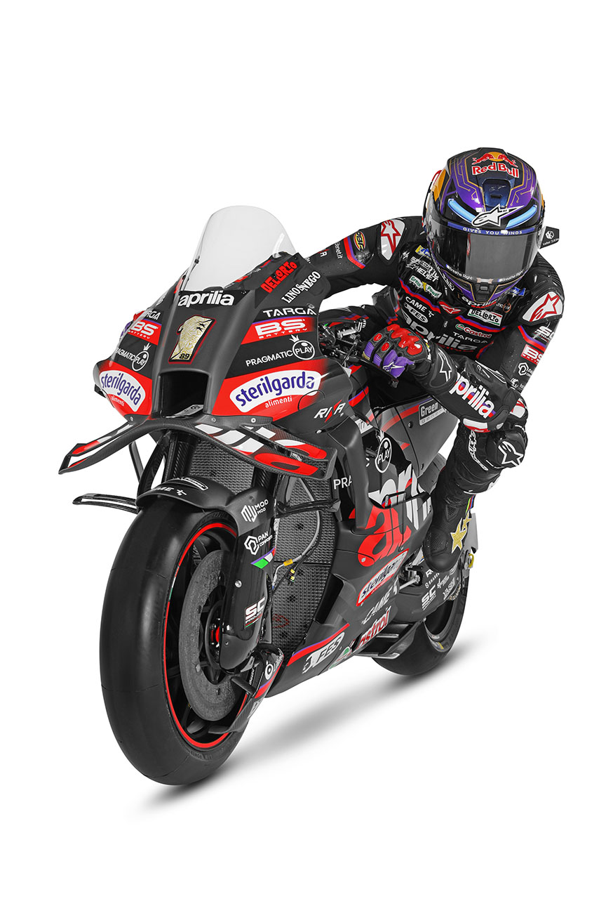 新たな布陣で挑むアプリリアが2025年型RS-GPをアンベイル。王者マルティンはゼッケン『1』を選択