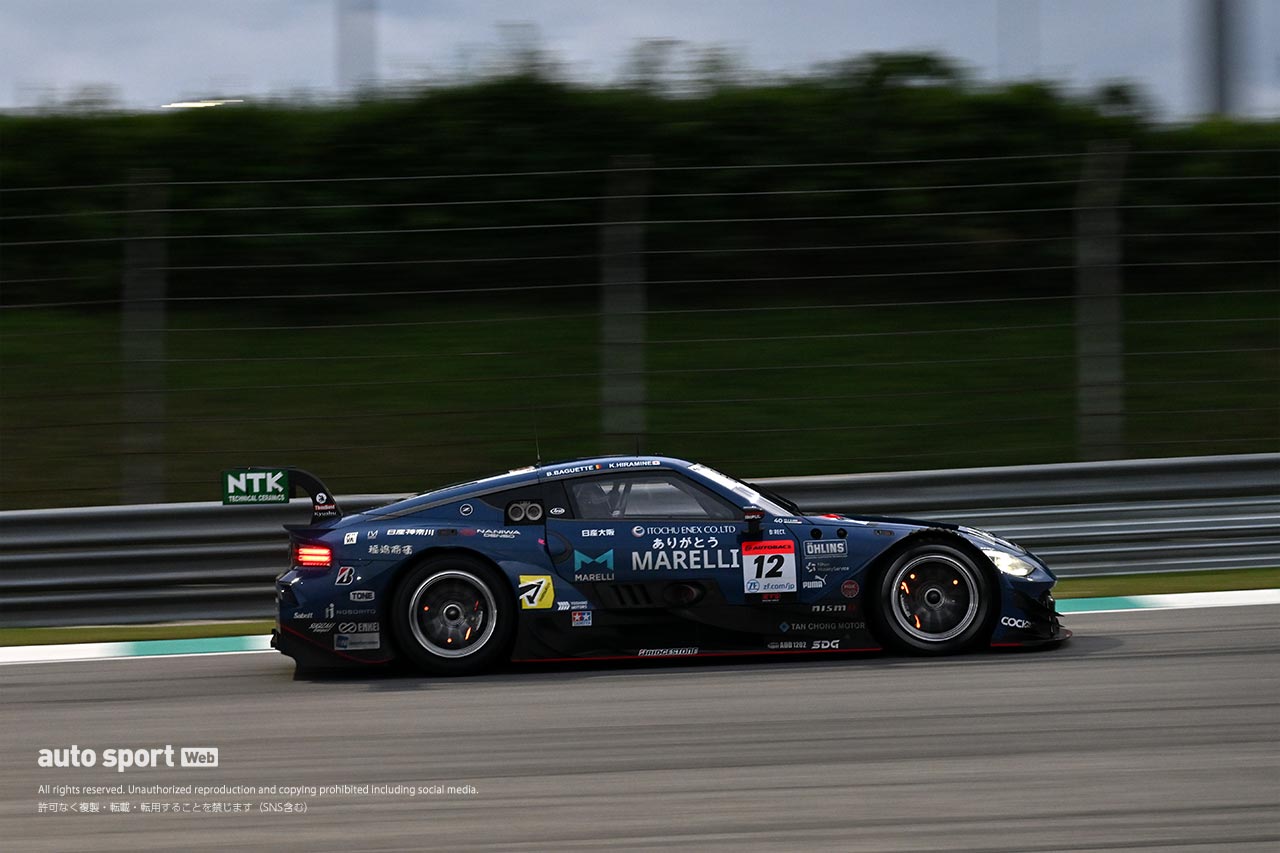 セパンサーキットで恒例のスーパーGTウインターテストがスタート。11台が参加し夜間走行も実施