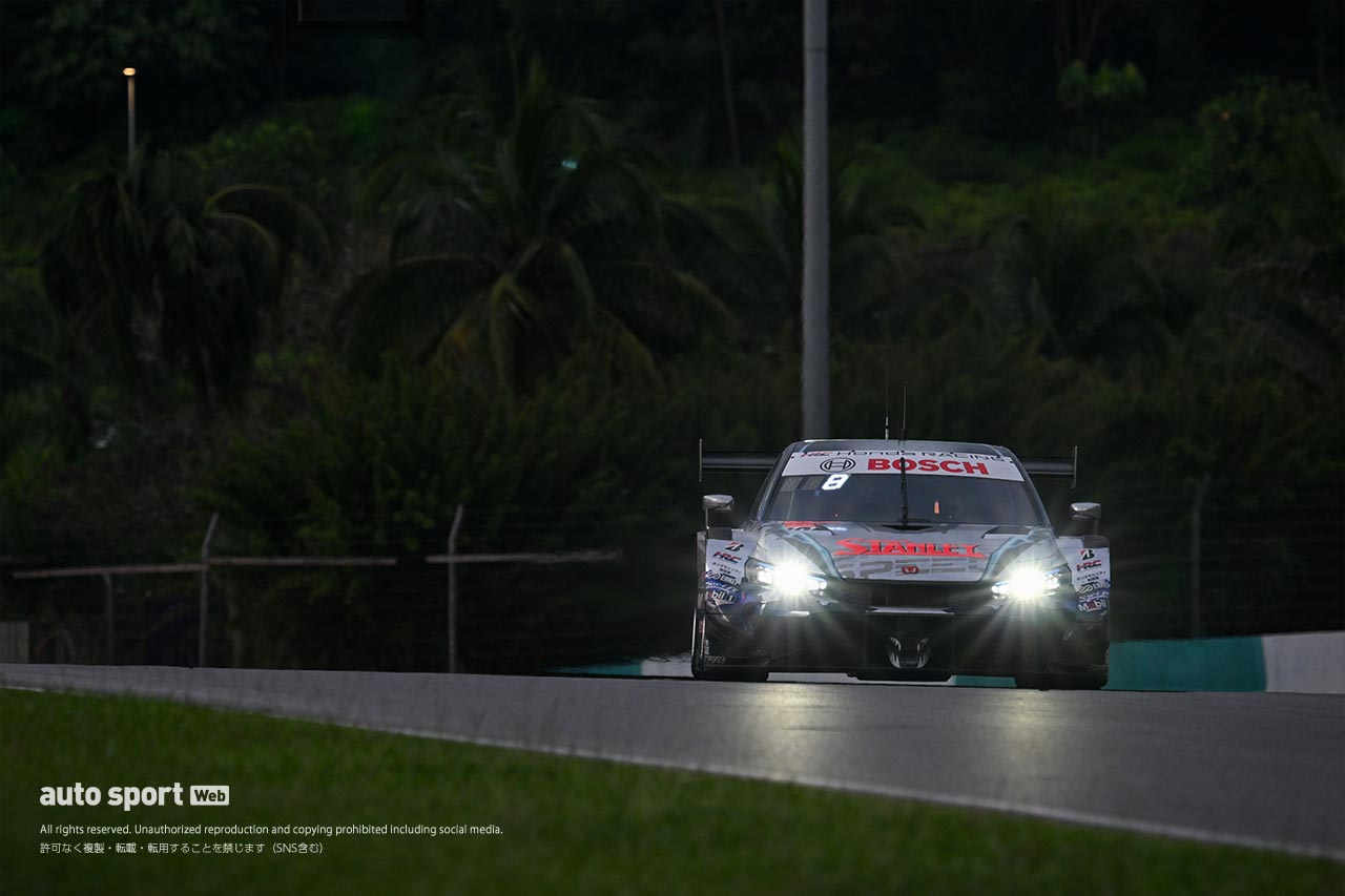 スーパーGTセパンウインターテストで第3戦に向けた夜間走行を実施。見え方、本番での明るさは