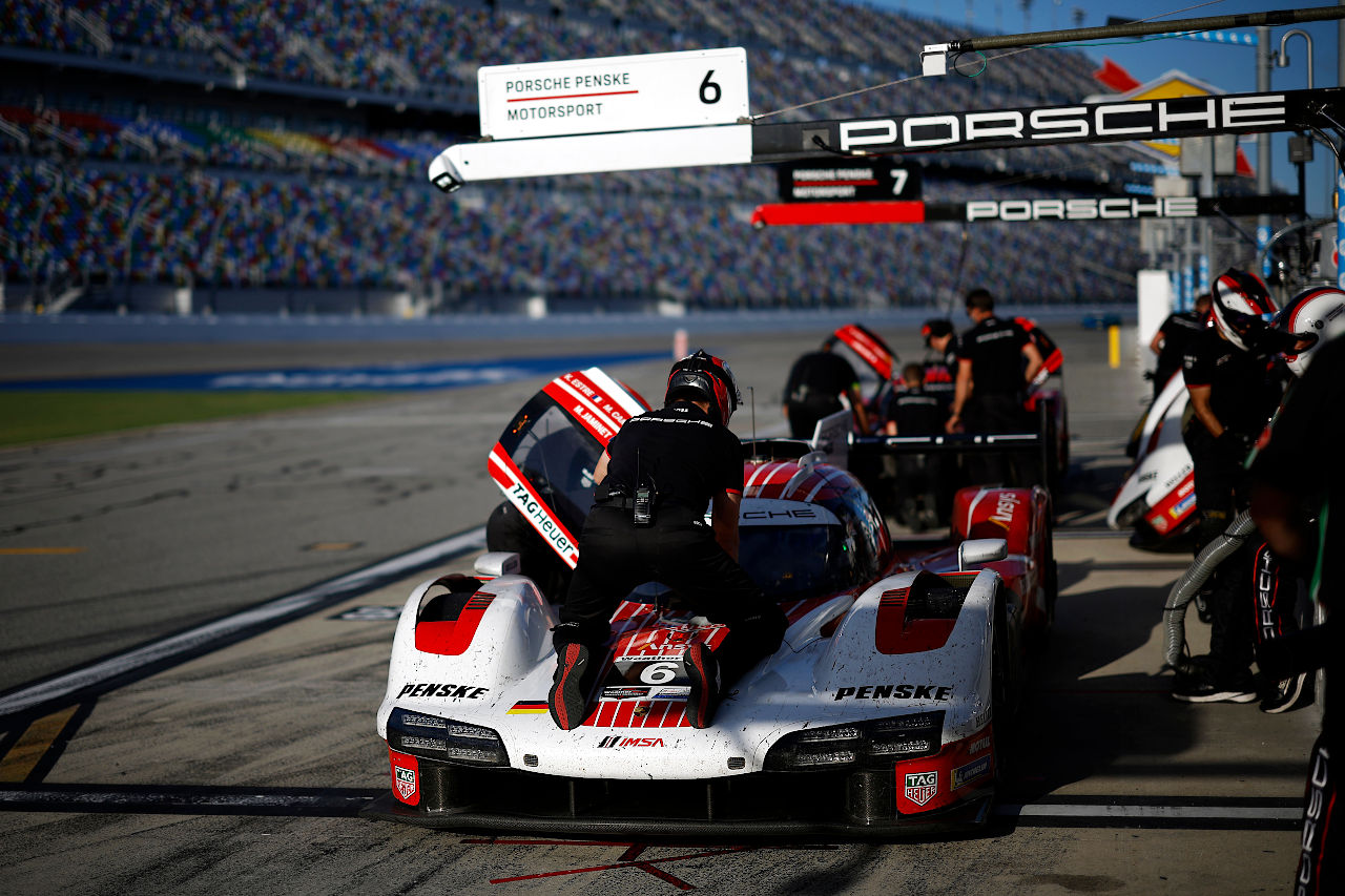 効率をとるか、柔軟性をとるか。デイトナ24時間でのドライバー3名と4名体制の一長一短