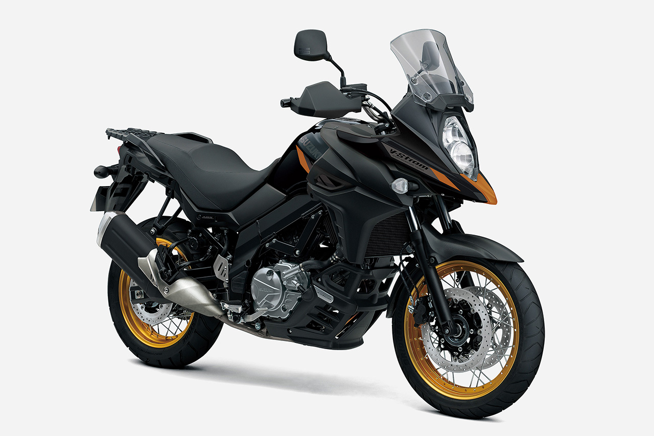スズキ、『Vストローム650／Vストローム650XT』の最新モデルを発表。価格を改定し2月5日に発売