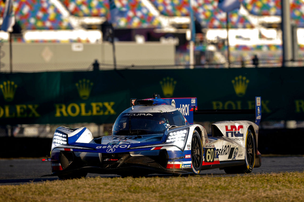 ポルシェ・ペンスキー、伏兵アキュラに1-2を阻まれるもBMWとの熱戦制し連覇達成【デイトナ24時間後半レポート】