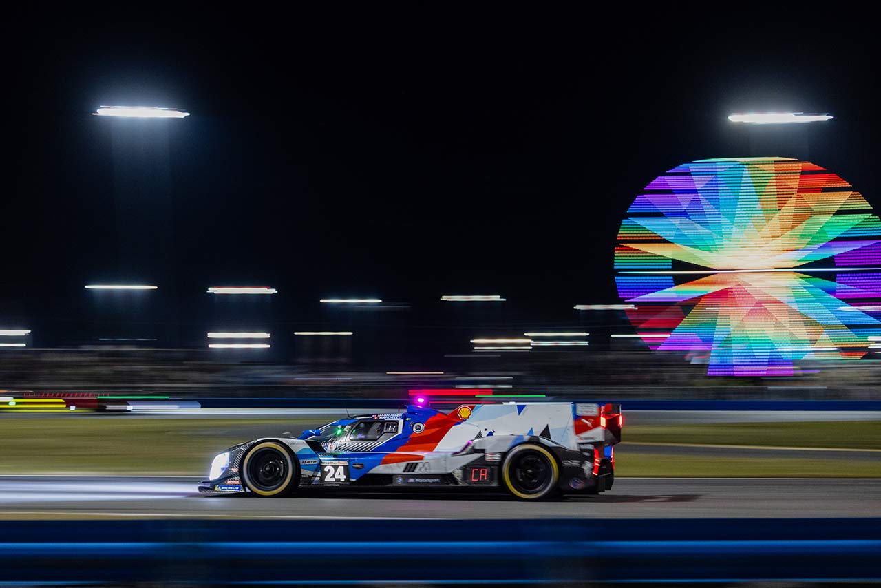 BMW Mハイブリッド V8