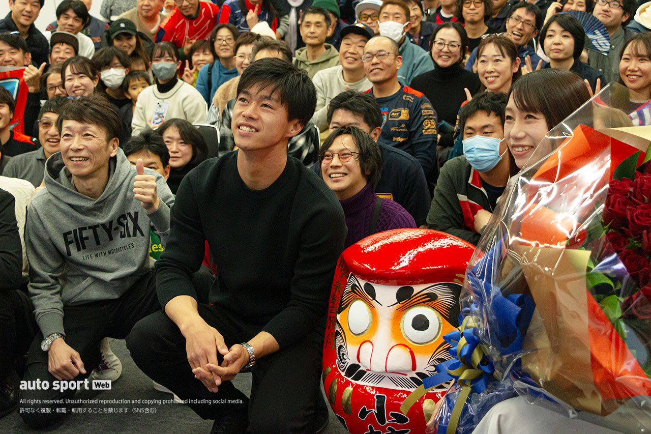 小椋藍、誕生日にMoto2タイトル獲得の祝賀会を開催。「夢に見た舞台を自分らしさ全開で戦いたい」