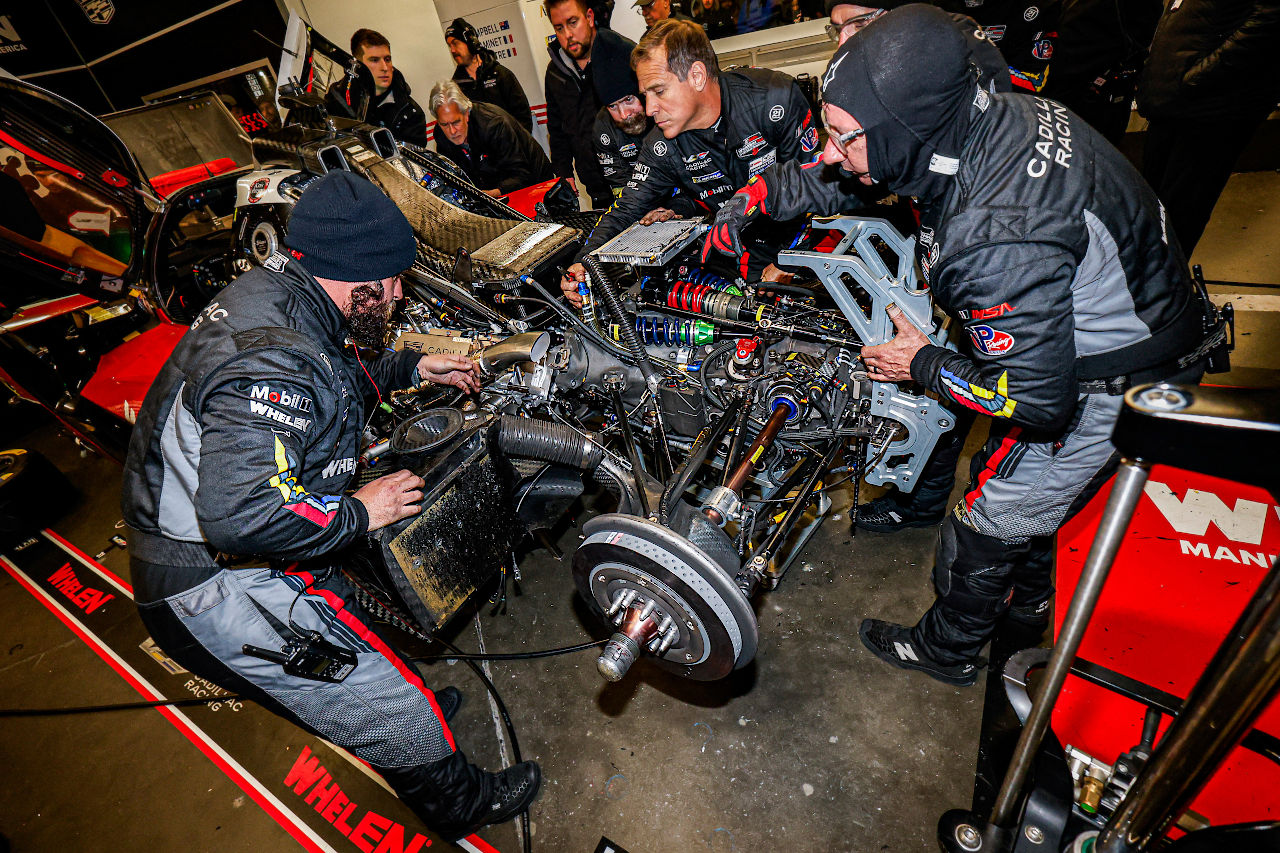 シケインは「ゆっくり走れ」／ソフトタイヤが余る／連戦となる21名は豪州直行etc.【デイトナ24時間決勝後Topics】