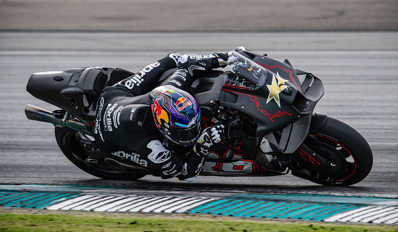 王者マルティン、初日に痛恨の大クラッシュで右手と左足を骨折。手術でヨーロッパ帰還のため2日目以降は不参加に／マレーシア公式テスト