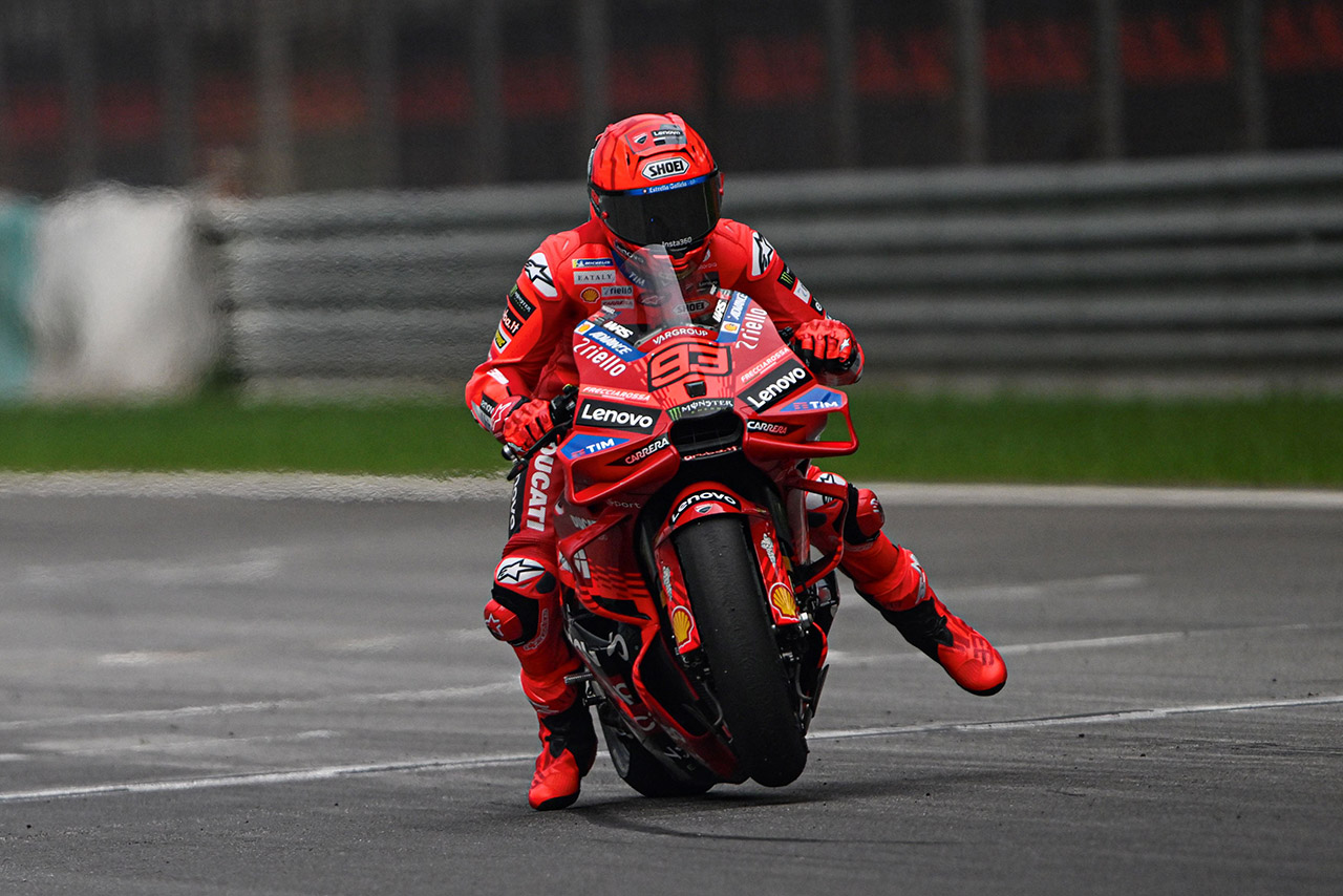 2日目はシャシーやエアロなど新アイテムが登場。アプリリアは前年度の予選タイム超え／マレーシア公式テスト