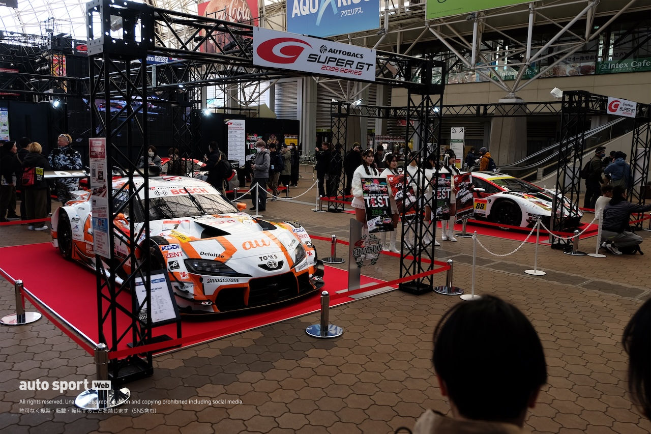 “大阪”らしいホンダ・シビックに謎のJGTCシルビア。ミャクミャクも参戦しOAM開幕【大阪オートメッセ2025写真日記】