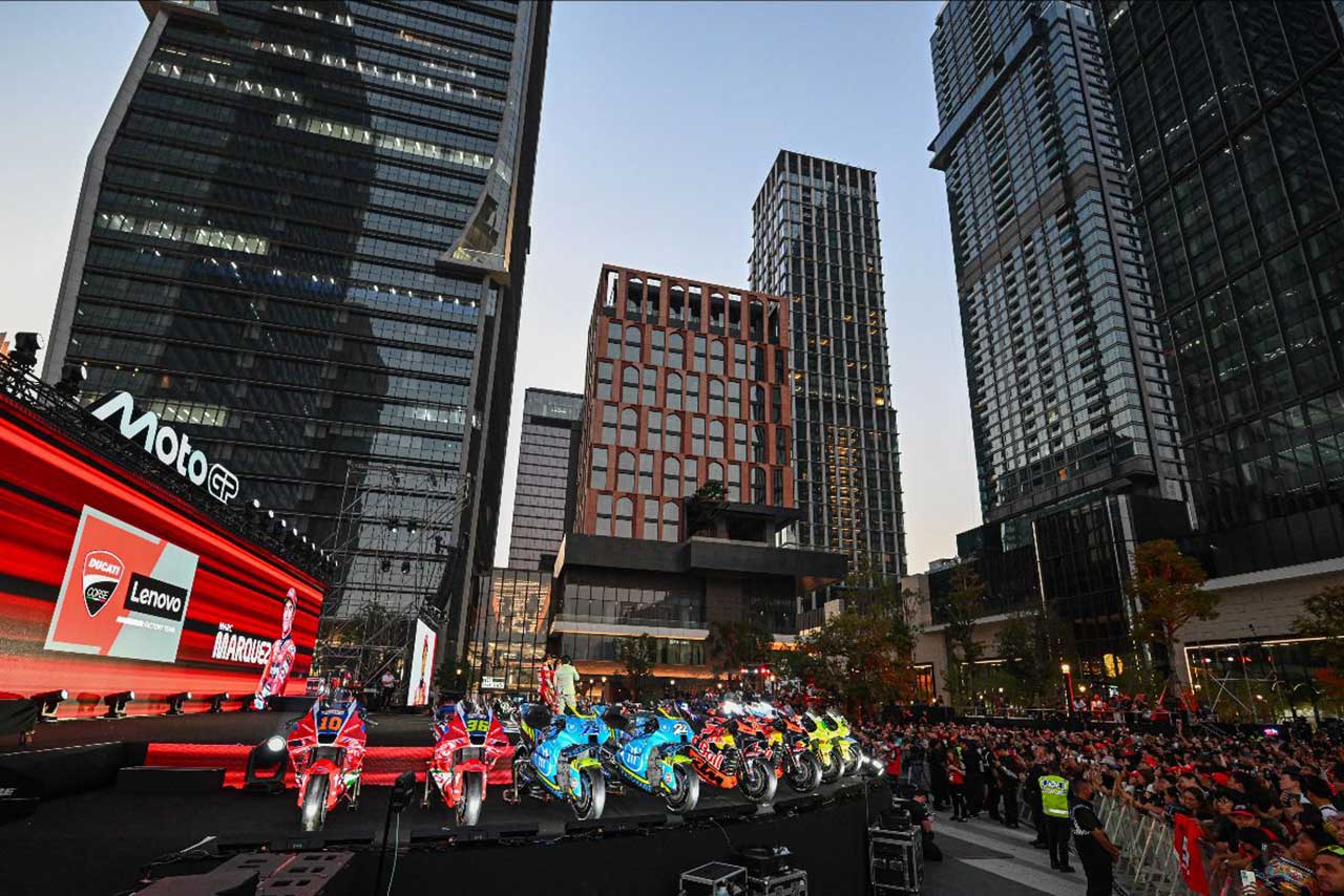 MotoGPがタイ・バンコクで史上初のシーズンローンチ開催。記念撮影やファンとの交流で大盛況に