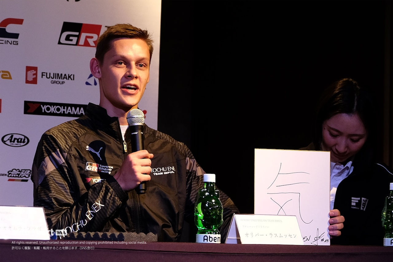 「海外のチャンスを掴む準備として」連覇を目指す坪井。トークショーでSF参戦ドライバー『今季の意気込み』を語る