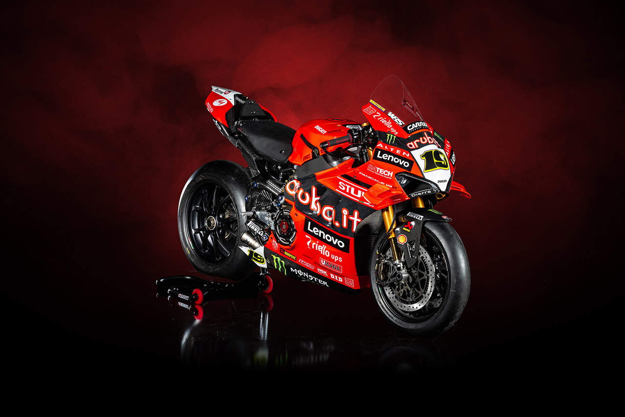 SBK：Aruba.it – ドゥカティが2025年型パニガーレV4 Rを発表。バウティスタとブレガでタイトル奪還目指す