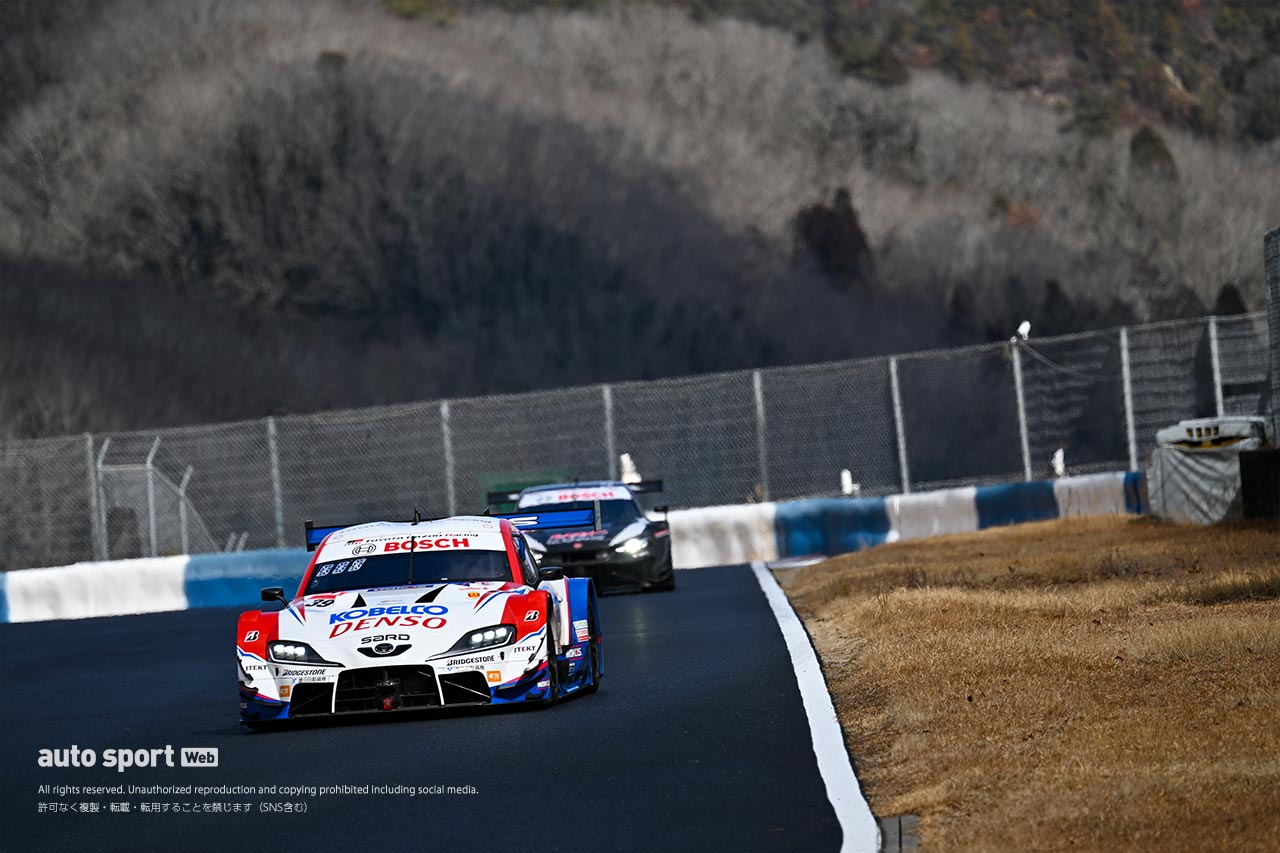 小雪舞う不安定な天候のなか岡山でスーパーGTのメーカーテストが行われる。初日は23号車Zが最速