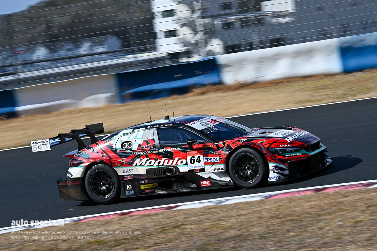 小雪舞う不安定な天候のなか岡山でスーパーGTのメーカーテストが行われる。初日は23号車Zが最速