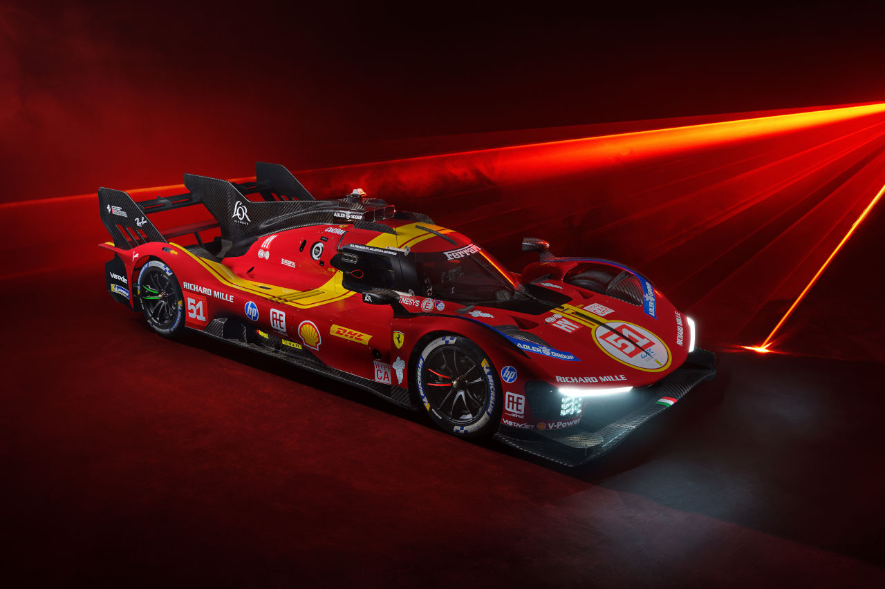 ル・マン王者のフェラーリがハイパーカー『499P』の新カラーリングを発表。2025年のレッドはダークな色合いに