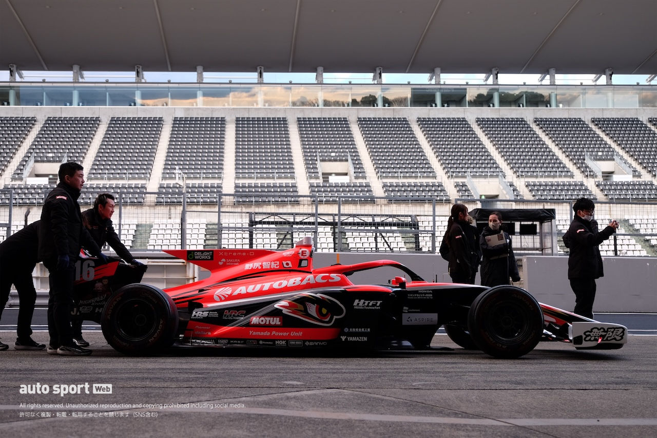 2025スーパーフォーミュラ鈴鹿公式テスト　搬入日の様子