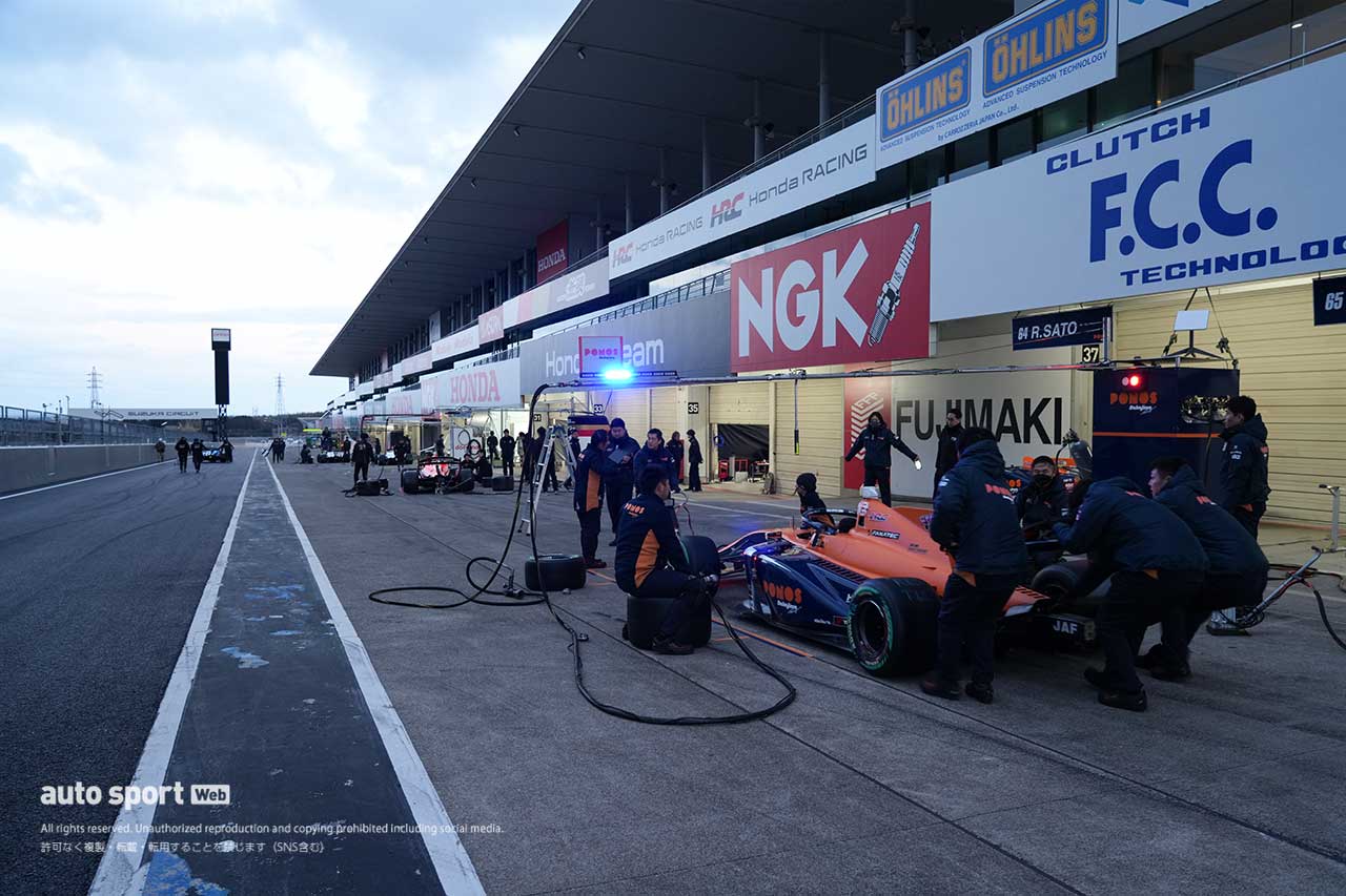 2025スーパーフォーミュラ鈴鹿公式テスト　搬入日の様子