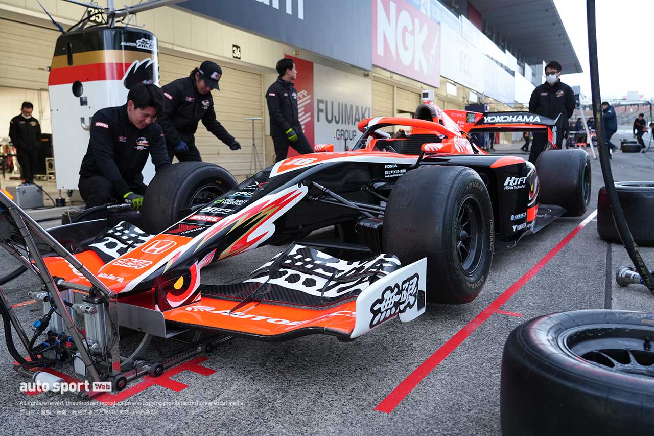 2025スーパーフォーミュラ鈴鹿公式テスト　搬入日の様子