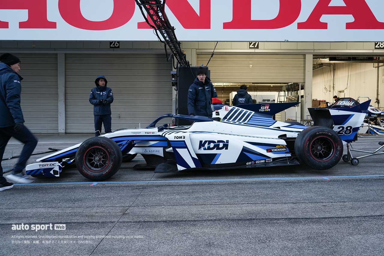 2025スーパーフォーミュラ鈴鹿公式テスト　搬入日の様子