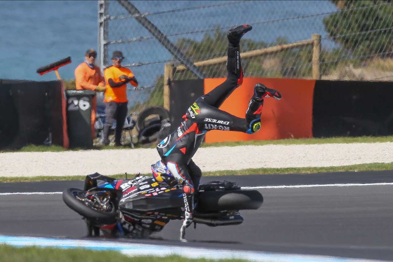 テスト初日に骨折。ヤマハのジョナサン・レイ、岡本裕生が第1戦オーストラリアを欠場／SBK