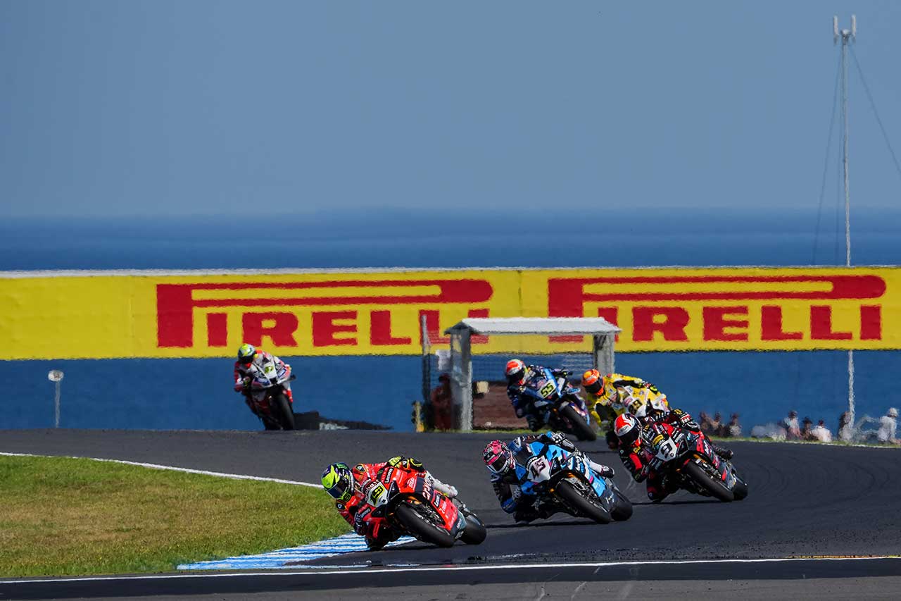 レース1はドゥカティのブレガが勝利。BMWラズガットリオグルは2位死守、長島哲太がポイント獲得／SBK第1戦オーストラリア