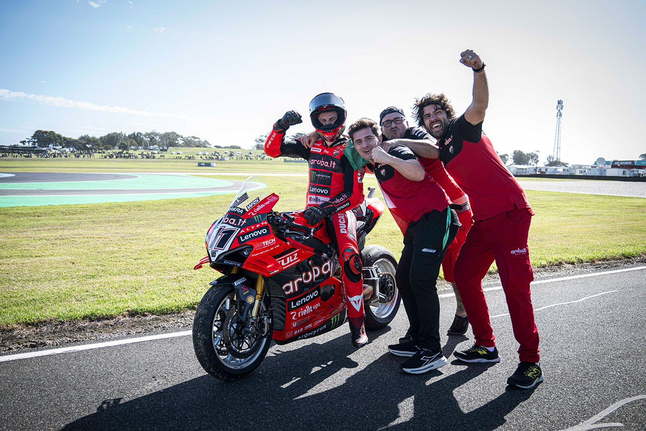 ブレガ、初の完全勝利に「信じられない気分、バイクは完璧」／SBK第1戦オーストラリア 優勝者コメント