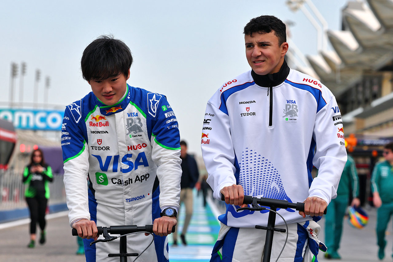 角田裕毅とアイザック・ハジャル（レーシングブルズ）
