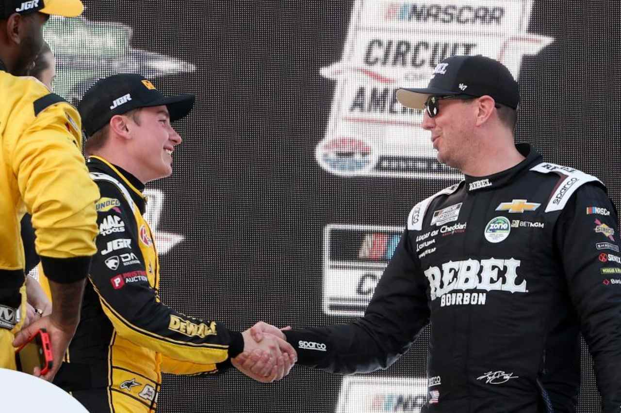 カイル・ブッシュとの死闘を制しトヨタのベルが連勝。SSW勝者が“ロード巧者”ぶりも披露／NASCAR第3戦