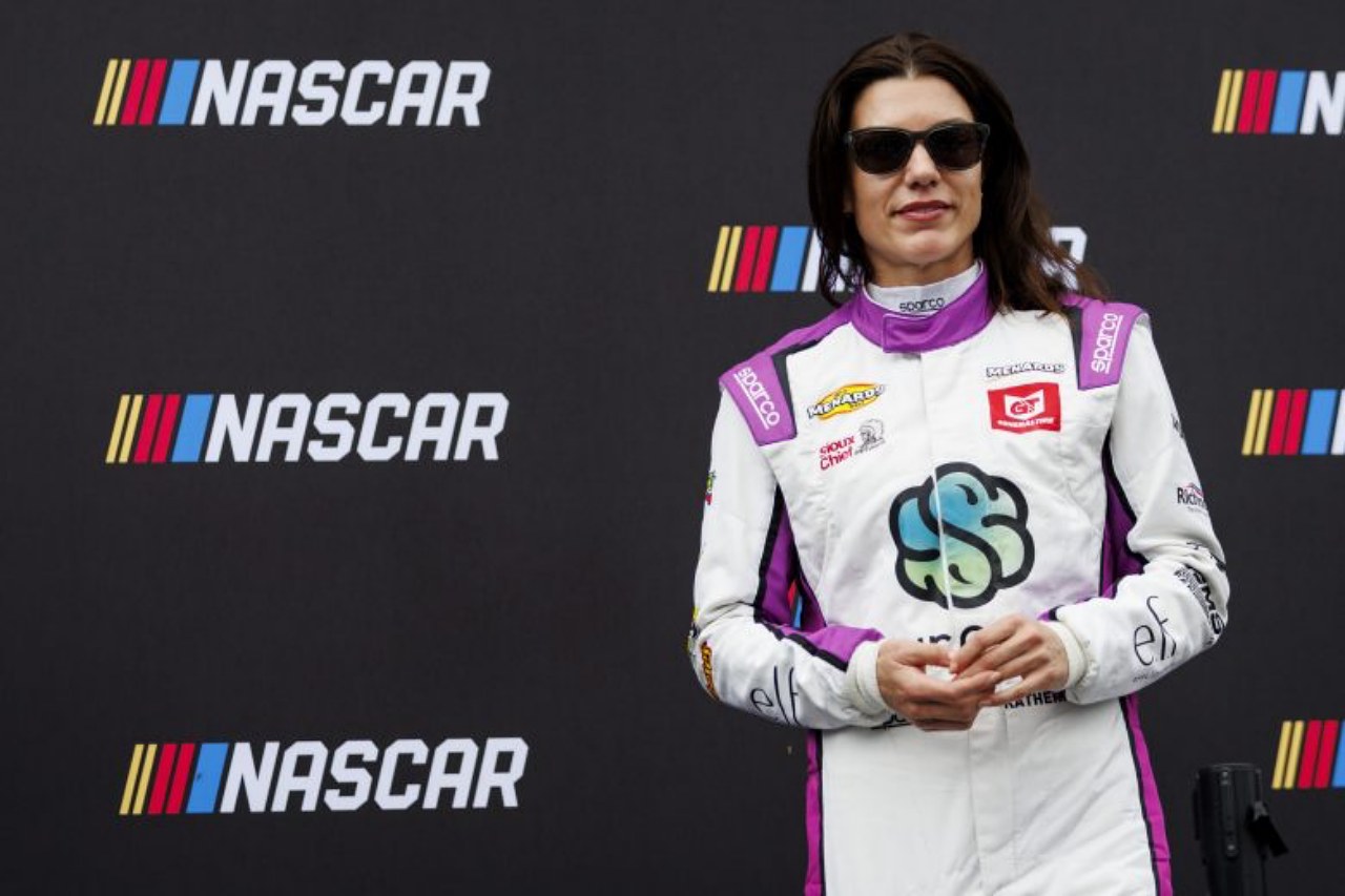 女性ドライバーのキャサリン・レッグが早々の“有言実行”で夢を実現。カマロZL1でフェニックスに参戦へ／NASCAR