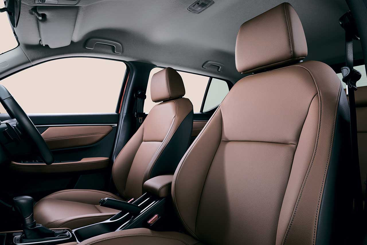 ホンダ、WR-Vに上質な室内空間を与える一部改良。ブラック基調の特別仕様車も新設定