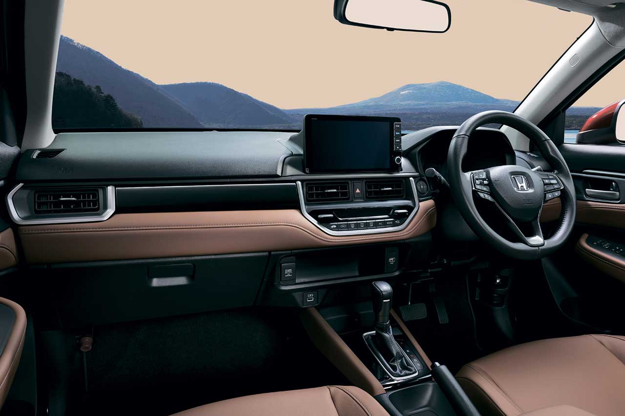 ホンダ、WR-Vに上質な室内空間を与える一部改良。ブラック基調の特別仕様車も新設定