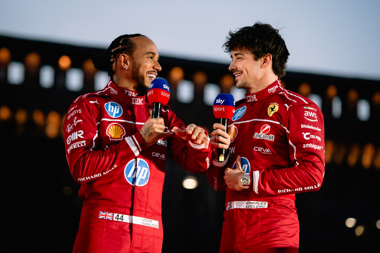 F1 2025 フェラーリ ルクレール ハミルトン ソフトシェル ジャケット S F1 2025 フェラーリ ルクレール ハミルトン ソフトシェル