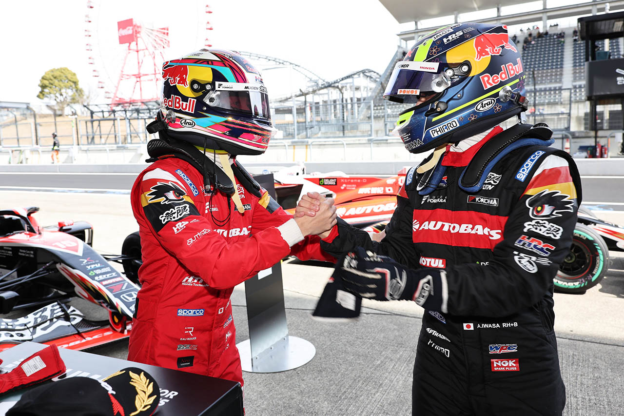 野尻智紀と岩佐歩夢（ともにTEAM MUGEN）