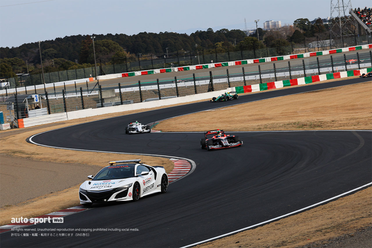 全車同時ピットの大混乱。無限の双璧破った太田格之進が鈴鹿3連勝【第1戦決勝レポート】