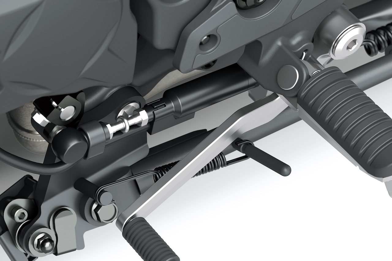 カワサキ、大型ツアラーバイク『VERSYS 1100 SE』を発表。排気量アップして4月12日に発売へ