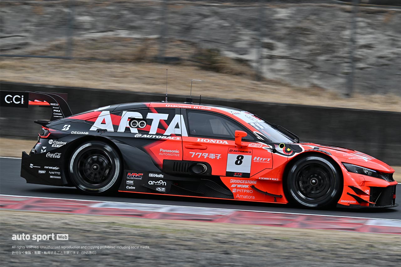 スーパーGT岡山公式テストがスタート。赤旗6回の荒れたセッションは前年王者がそれぞれトップタイム