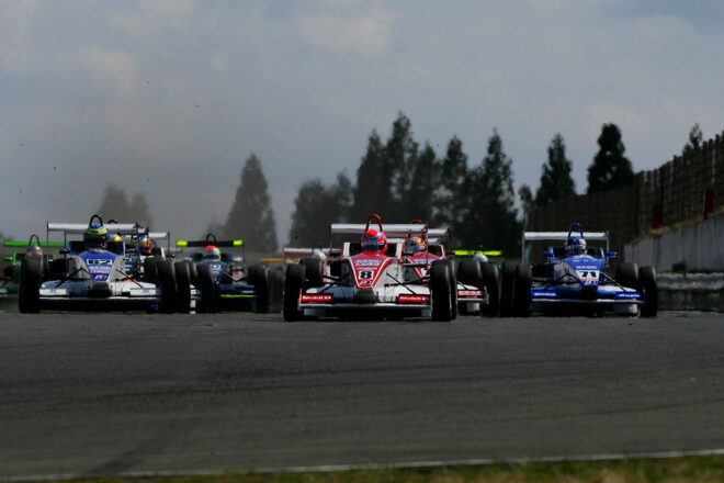 オートスポーツweb20周年連載企画『20の質問で丸わかり！』その1　石浦宏明選手